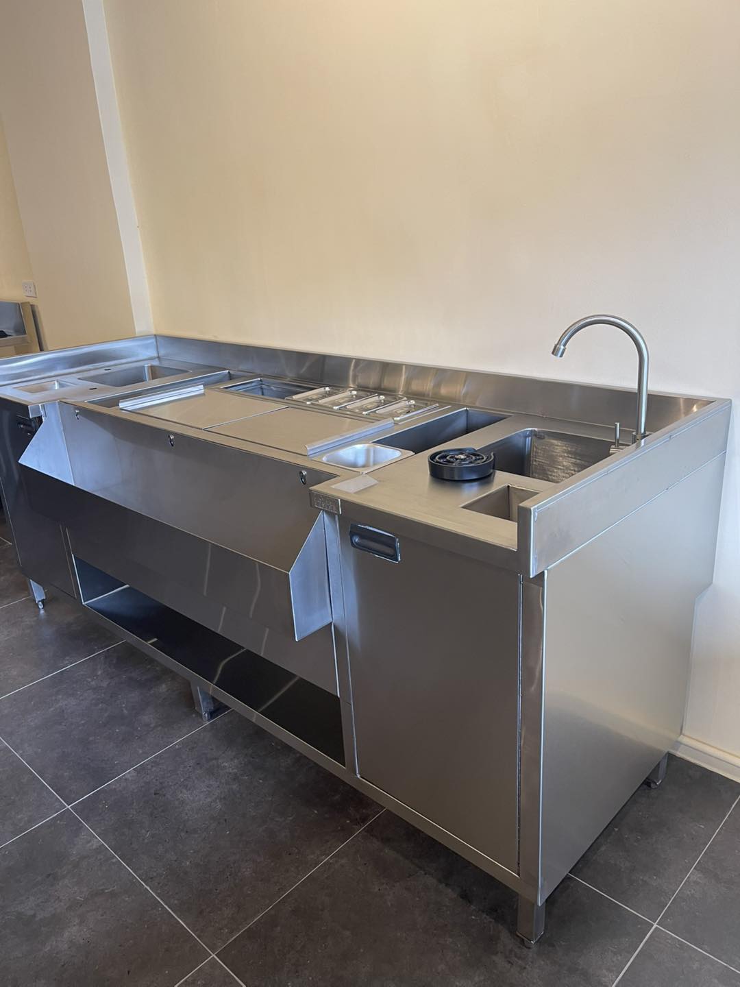 Custom: Cocktail Station