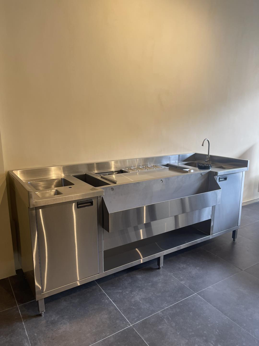 Custom: Cocktail Station