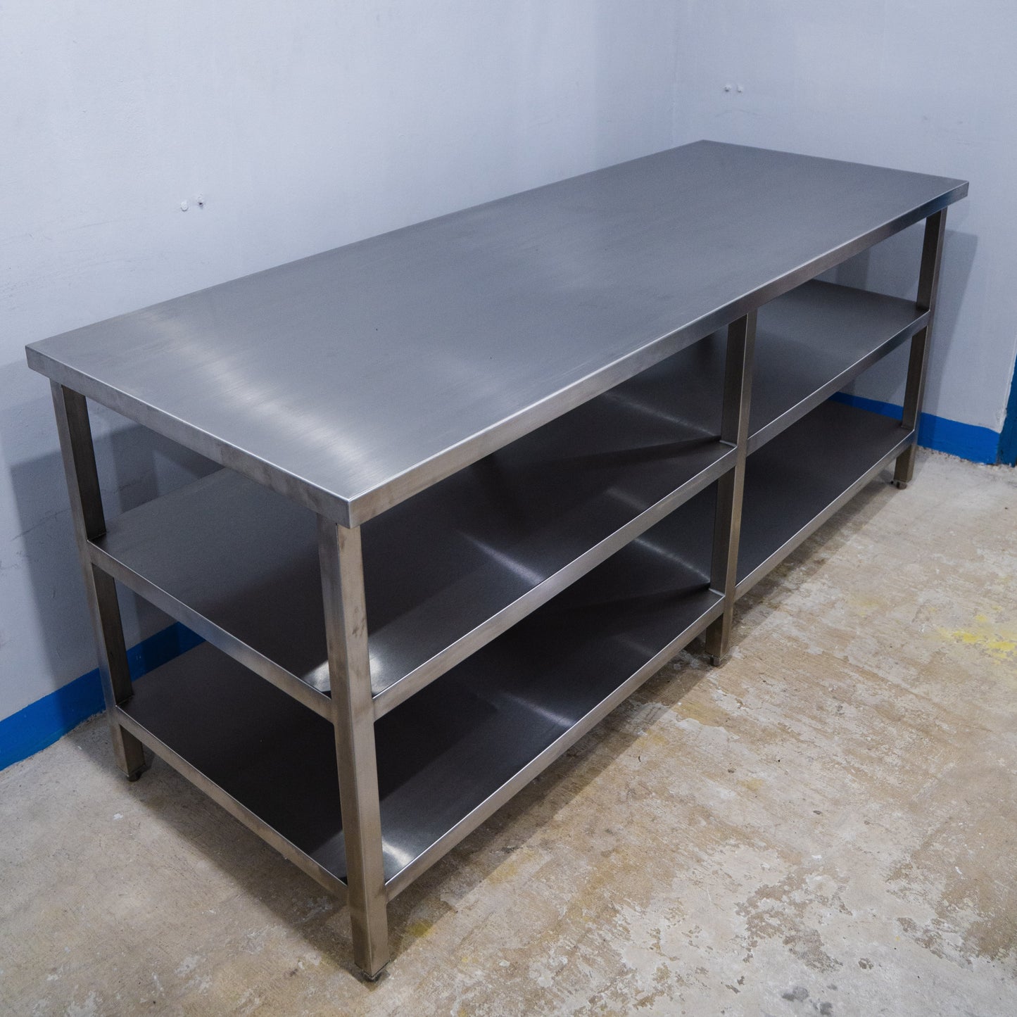 Table with Middle & Bottom Shelf No Backsplash (600 Series)
